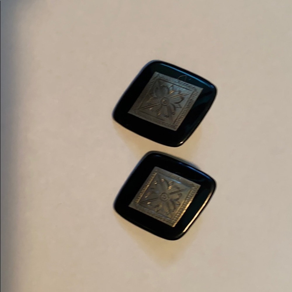Women’s earrings